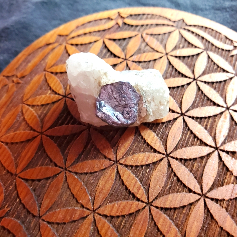 Molybendite raw gemstone